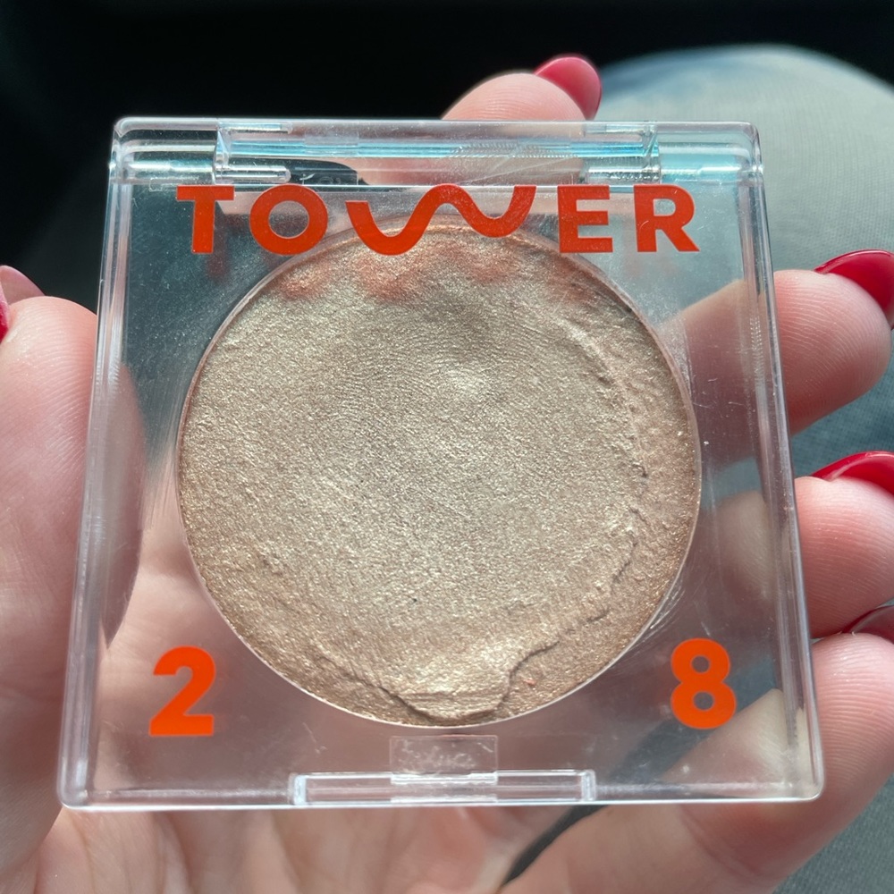 Tower 28 Beauty bronzing illuminating balm in Sun Coast